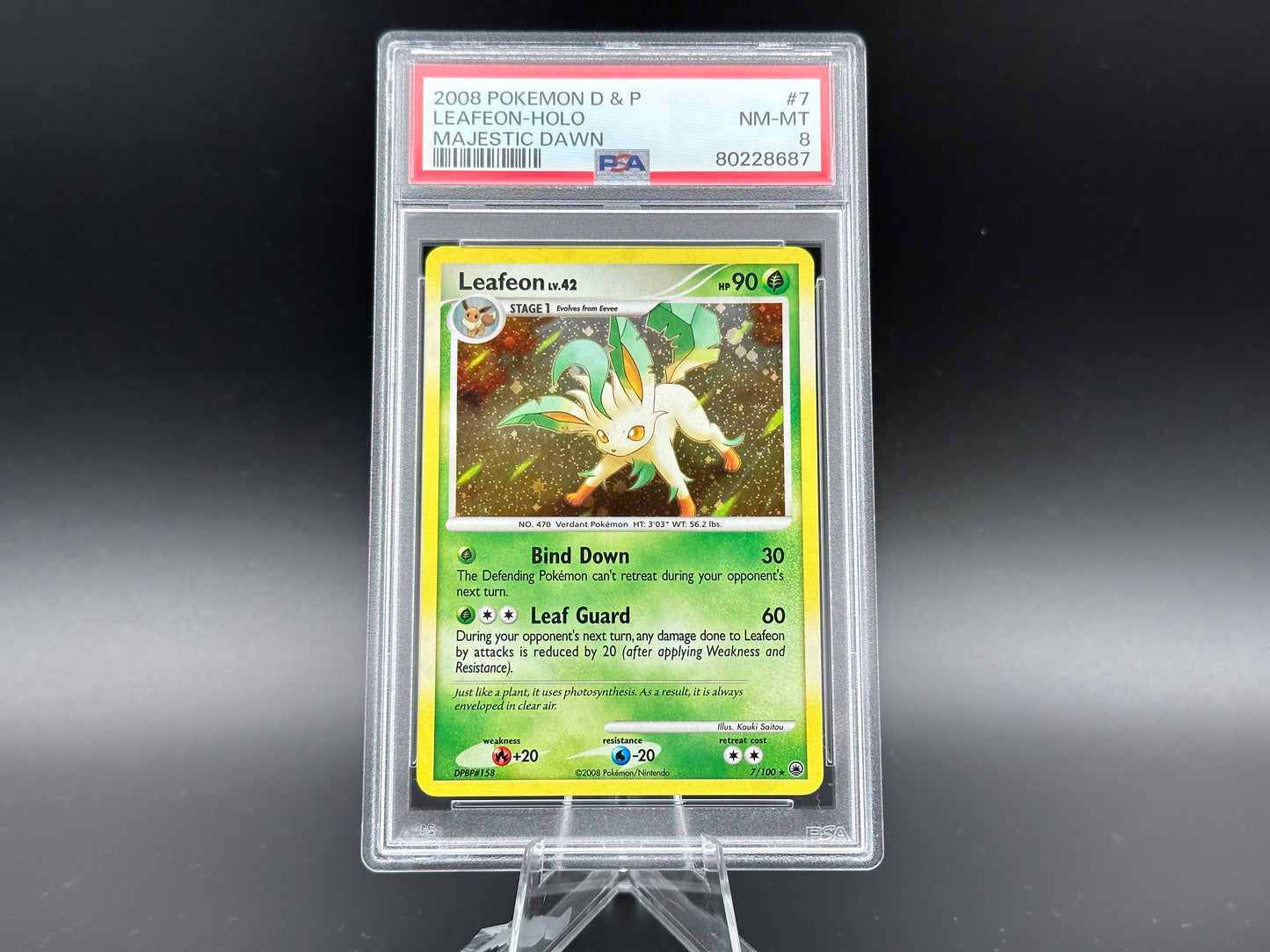 Leafeon holo Diamond & Pearl Majestic Dawn PSA 8